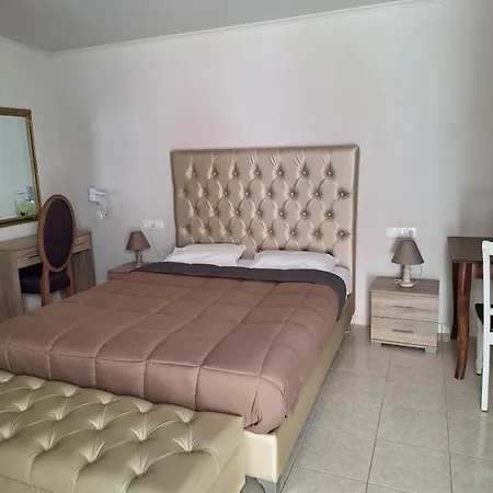 Bay View Apartment *