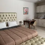 Bay View Apartment *